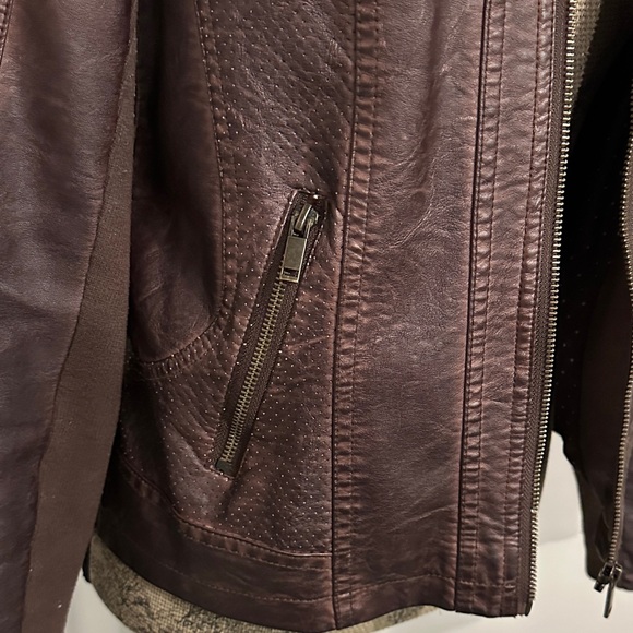 Maurices Brown faux Leather motoJacket Size Medium - Picture 3 of 11